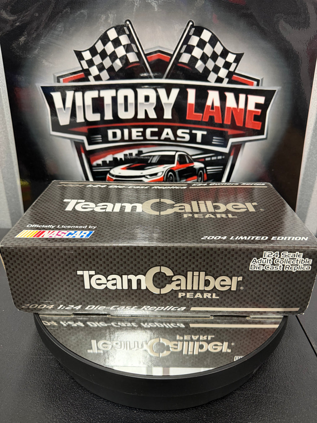 Greg Biffle 2004 Charter Ford Taurus 1:24 Diecast Team Caliber Pearl Box
