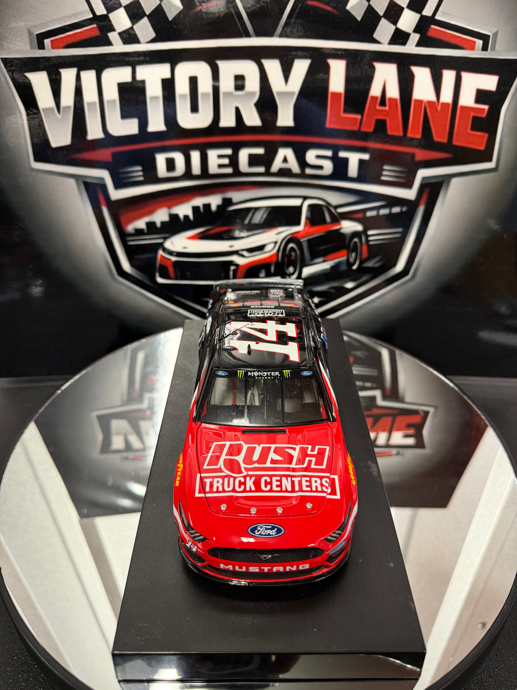 Clint Bowyer 2019 Rush Truck Centers Darlington Ford Mustang