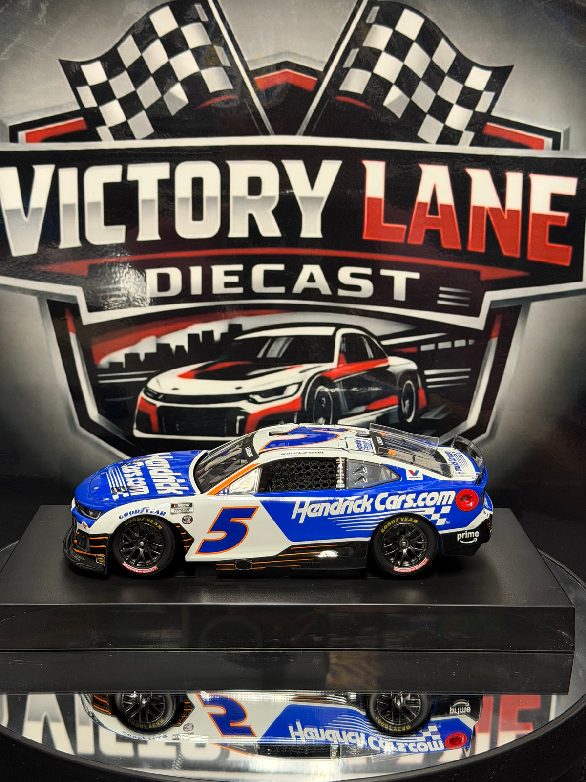 Kyle Larson 2025 HendrickCar.com Chevrolet / McLaren H1100 Indy Car. 1:24 / 1:18